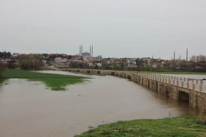 Tunca Nehri 'kırmızı alarm' seviyesine y&uuml;kseldi