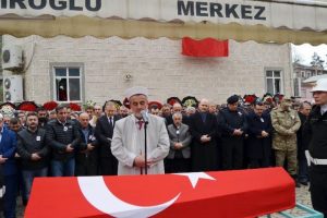 Şehit polis memuru son yolculuğuna Trabzon'da uğurlandı
