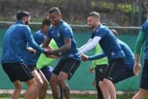 Alanyaspor, Beşiktaş ma&ccedil;ına hazırlanıyor