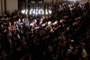 Bursa Ulu Cami'deki programa vatandaşlar yoğun ilgi g&ouml;sterdi
