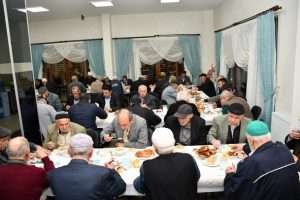 Bursa'da Bereket Sofrası "Yaşlılar Haftasına" &ouml;zel kuruldu