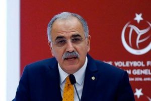 &Uuml;st&uuml;ndağ, T&uuml;rk takımlarını kutladı