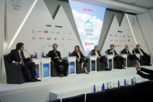 Vadofone CEO'su Bursa'da: "Genişbant teknolojileri dijital hayatın omurgasını oluşturuyor"