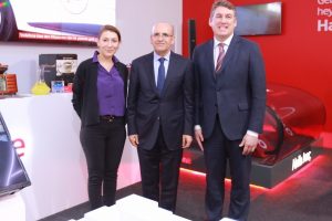 Başbakan Yardımcısı Mehmet Şimşek Bursa'da Vodafone standını ziyaret etti