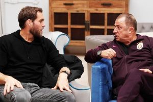 Elmander Galatasaray'daki g&ouml;revini a&ccedil;ıkladı