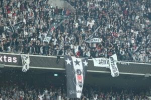 Beşiktaş'ın Alanyaspor ma&ccedil;ı biletleri satışa &ccedil;ıkıyor