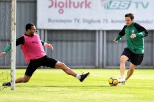 Bursaspor'da Antalyaspor mesaisi s&uuml;rd&uuml;