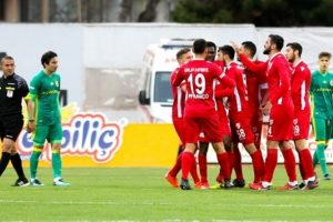 Boluspor, Fenerbah&ccedil;e'yi dağıttı