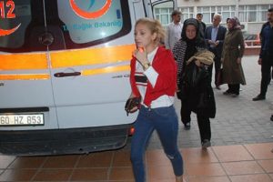 69 &ouml;ğrenci gıda zehirlenmesi nedeniyle hastaneye akın etti