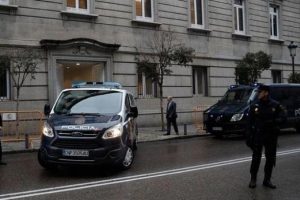 İspanya Y&uuml;ksek Mahkemesi'nden 5 siyasi hakkında karar