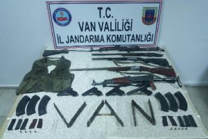PKK i&ccedil;in silah satan 2 kişi g&ouml;zaltına alındı