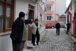 K&uuml;sen kardeşler 'duvar yazıları' &uuml;zerinden tartışıyor