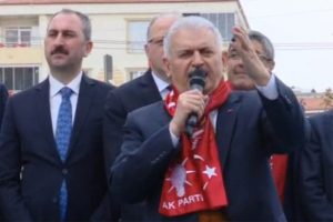 Başbakan Yıldırım: Ter&ouml;r &ouml;rg&uuml;tlerini inlerine girerek yok etmeye azmettik