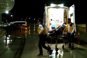 Ka&ccedil;ırılmak istenen gen&ccedil; kızı polis kurtardı