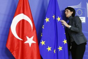 Kritik T&uuml;rkiye-AB zirvesi 'kolay ge&ccedil;meyecek'