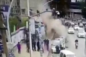 Kanalizasyonda patlama: 1 &ouml;l&uuml;, 5 yaralı