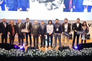 Bursa OİB'den zeytin &ccedil;ekirdeğini plastiğe d&ouml;n&uuml;şt&uuml;ren projeye b&uuml;y&uuml;k &ouml;d&uuml;l