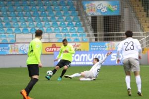 &Ccedil;aykur Rizespor hazırlık ma&ccedil;ında kazandı