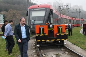 T&uuml;rk m&uuml;hendisler tramvaylar i&ccedil;in 'uzaktan kumandalı &ccedil;ekici' &uuml;retti