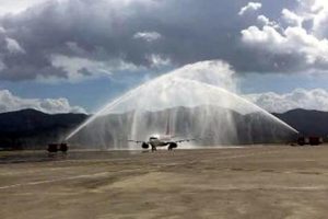160 turiste su taklı ve &ccedil;i&ccedil;ekli s&uuml;rpriz