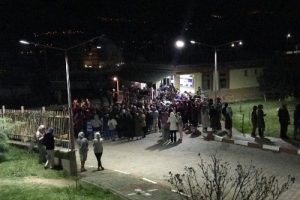 300 &ouml;ğrencinin zehirlendiği kız yurdunda eylem
