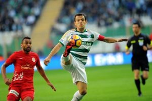 '100'ler kul&uuml;b&uuml;nde Bursasporlu 4 oyuncu bulunuyor