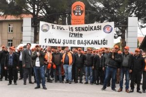 İzmir'de karayolları iş&ccedil;ilerinden 'taşeron iş&ccedil;i' a&ccedil;ıklaması