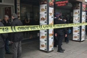 Kafeye silahlı baskın! 2 kişi vuruldu