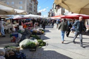 Bursa'daki 7 asırlık Beyce Pazarı'nda her şey organik