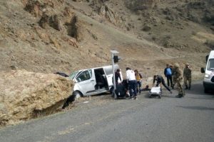 Ağrı'da trafik kazası: 5'i asker 7 yaralı