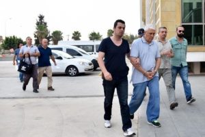 FET&Ouml;'den 2 eski komutana beraat, birine 10 yıl hapis