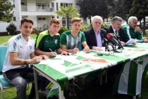 Bursaspor Başkanı Ay: "G&uuml;zel bir Enes &Uuml;nal &ouml;rneği var"