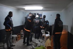 &Ccedil;orlu'da uyuşturucu ticaretinde 8 kişi tutuklandı