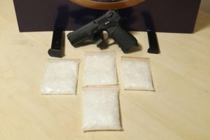 Bursa'da zehir tacirlerine darbe: 8 kişi g&ouml;zaltına alındı