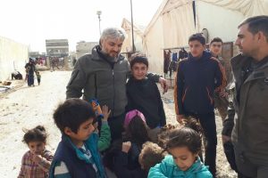 Azez'de &ccedil;ocukların y&uuml;z&uuml; g&uuml;l&uuml;yor
