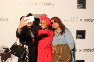 Tesett&uuml;rl&uuml; top model Aden İstanbul'da podyuma &ccedil;ıktı