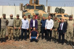Şampiyon g&uuml;reş&ccedil;ilerden Mehmet&ccedil;iğe destek