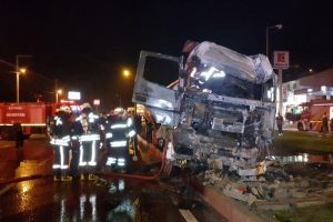 S&uuml;r&uuml;c&uuml;n&uuml;n refleksi faciayı &ouml;nledi