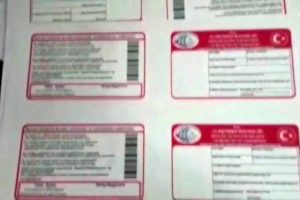 Ter&ouml;r &ouml;rg&uuml;t&uuml; &uuml;yelerine sahte kimlik d&uuml;zenleyen &ccedil;eteye operasyon!