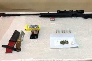 Aydın'da ş&uuml;pheli otomobilden silah ve uyuşturucu &ccedil;ıktı