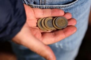 Yoksulluk sınırı  5 bin 416 liraya y&uuml;kseldi