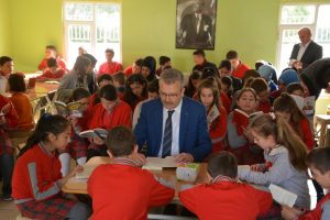 Bursa Karacabey'de kitap okuma seferberliği