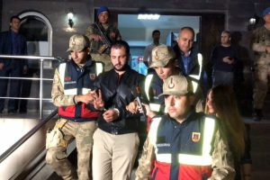 Karısını &ouml;ld&uuml;ren şahıs tutuklandı