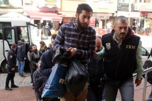 10 kişiye DEAŞ'tan tutuklama