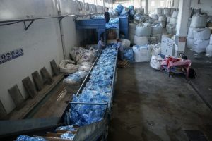 Bursa'da pet atıktan g&uuml;nde 5 ton iplik &uuml;retiyorlar