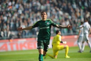 Bursaspor'da Stancu k&uuml;llerinden doğdu