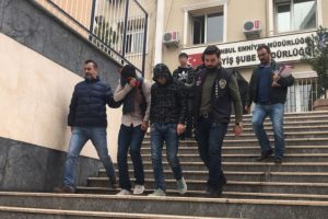 Seri gasp&ccedil;ılar ara&ccedil;ta uyurken yakalandı