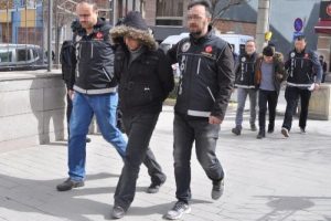 Eskişehir'de uyuşturucu operasyonu: 3 kişi adliyede