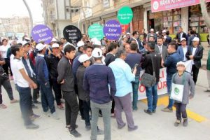 Madde bağımlılığına dikkat &ccedil;ekmek i&ccedil;in y&uuml;r&uuml;d&uuml;ler