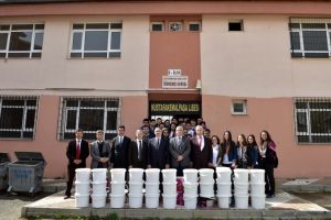 Bursa'da okullara boya desteği